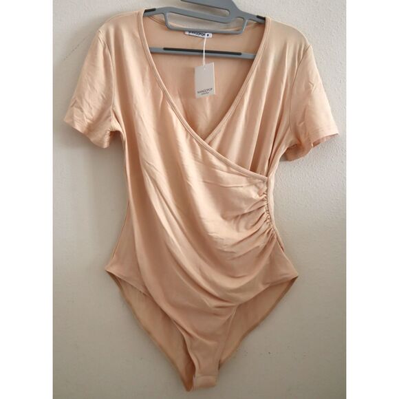 MANGOPOP Women's Sz M Peach Cross Wrap Ruched Plunge Neck Deep V S/S Bodysuit - Picture 1 of 5